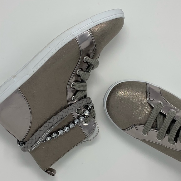 Host Pick ⭐️| Stuart Weitzman Heather High (girls 5) - Picture 1 of 8